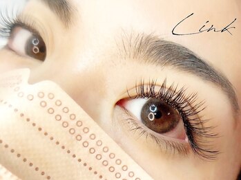 リンク(Link)の写真/【モチ&仕上がりの美しさ◎】ベテランアイリストがお客様に合わせたデザインをご提案☆理想の目元が叶う♪