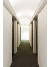 高級ホテルのような上質空間サロン☆リラックス度を高める広めの個室が大人気！