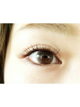 ネイル・アイメニューの同時施術が可能