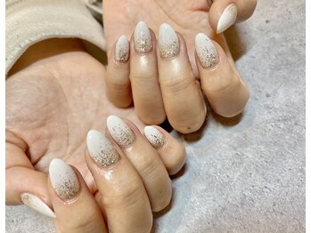 マーム(ma'am)/根元からのラメグラデーション