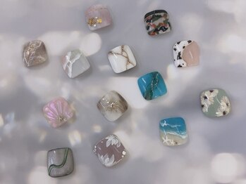 サロン ドゥ プリエ(SALON deux PRIER)の写真/【フットネイルの季節到来!!】多彩なアート＆カラー展開◎お仕事などでハンドネイルができない方にも♪