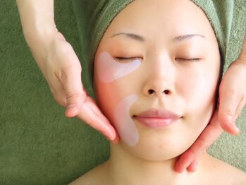 ルミエール フォレストサイド(L’MIERE forestside)/目尻ほうれい線パッチで集中ケア