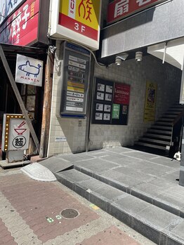 ルミニューズ(Luminuse)/お店のビルの入り口