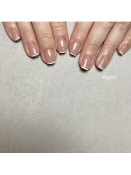 ベージュ×フレンチ