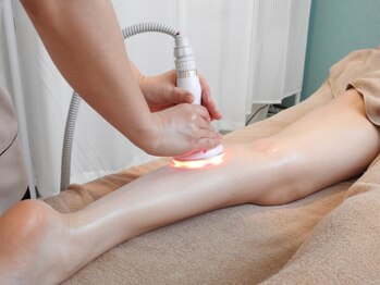 サルサナ(Salu Sana)の写真/タイトなパンツを颯爽と履きこなす!長年の下半身悩みから解放!温活痩身で血流改善&脂肪撃退!