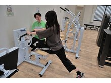 リフレッシュジム(Refresh GYM)の雰囲気(独自のストレッチでガチガチの体をほぐし肩こり腰痛を根本ケア)