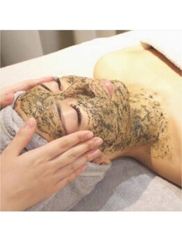 エピ(ep)/陶肌トリートメント施術風景