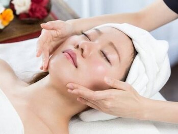 カシータ(CASITA)の写真/最高峰マシン【たるみ×ほうれい線×たるみ毛穴】を改善!引き締めまで徹底しハリツヤ溢れる若々しいお肌に