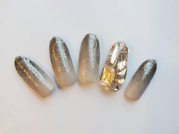 ビーケア 自由が丘店(B.care)/ビジュー埋め尽くし¥6480