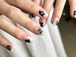 ブラックフラワーネイル