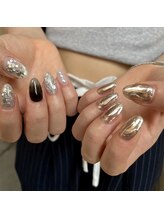 リリ ネイルアンドアイラッシュ(LiRi nail&eyelash)/シルバーネイル