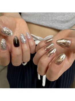 リリ ネイルアンドアイラッシュ(LiRi nail&eyelash)/シルバーネイル