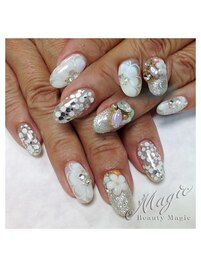 ホワイトゴージャスネイル