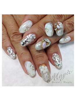 ネイルサロン ビューティーマジック 川口店/ホワイトゴージャスネイル