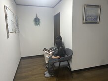 エバーグリーン(EVERGREEN)の雰囲気（こちらは待合室です。子どもと一緒に通える！）