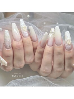 リッシュ トロワ(RICHE trois)/キラキラツイードネイル