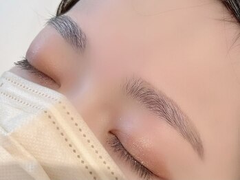 ヴェアリ たまプラーザ(vary)の写真/【眉スタイリングで理想の美眉に】お顔の黄金比や雰囲気、理想に合わせた施術で仕上がり&満足度◎