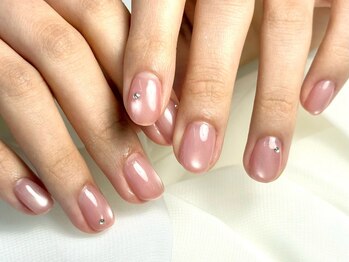 パダアット ヴァラネイル 天神南店(PADA at VALLANAIL)/ピンクベージュ/ポイントスト-ン