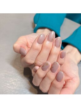 アトリエ ツメ(atelier TsuMe)の写真/オフィスでも浮かない◎シンプルネイルで、美フォルムが長持ち！数多くのカラーから選べるます♪