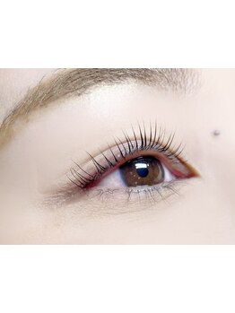 ナチュラル上品な目元にしたい