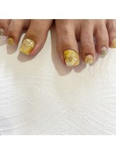 プリュネ(Prune)/イエロー/ゴールド/フット