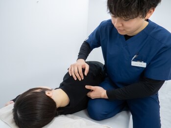 頭痛/腰痛/肩こり専門整体院 ハレモア岡山店の写真/「肩が重い…」そんな悩みは骨膜から解消!独自の肩甲骨はがしで羽が生えたような軽さを。根本から不調改善