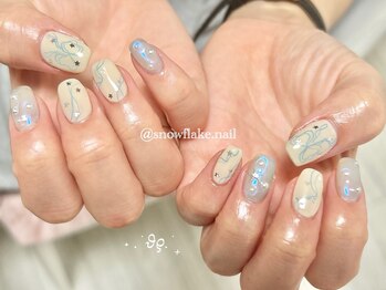 スノーフレーク(Snowflake)の写真/「長さがなくても可愛いネイルがしたい」短い爪でも映える韓国風ガーリー×大人かわいいショートネイル♪