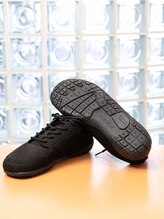 フットこる前橋店　足もみ・足つぼ・整体・フットケアサロン/BMZの姿勢サポートスニーカー