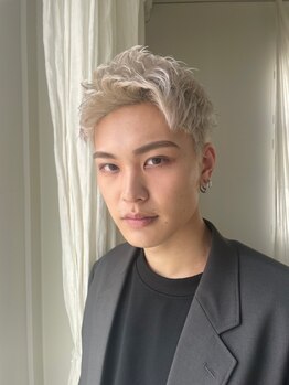 ウラ(.ula)/顔の印象変わります