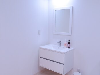 サロン ウイ(salon u'i)/~内観~