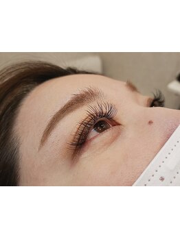 ナチュラル上品な目元にしたい