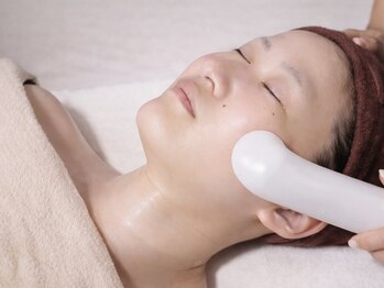 グレイスヒーリング(GRACE HEALING)の写真/毛穴洗浄＋美白集中ケア毛穴洗浄くすみ改善
￥19800→￥9900