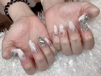 レアネイル 新宿(le'a nail)/ホワイトグラデーションネイル