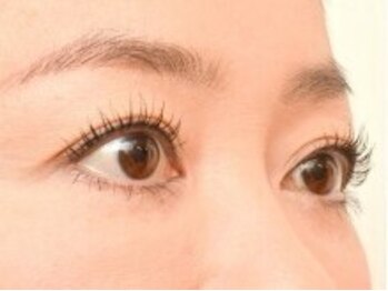 ピーチポットの写真/まつパデビューに◎【新規来店様限定☆長持まつげパーマ60分￥3980】自然からしっかり上げまで対応可能。