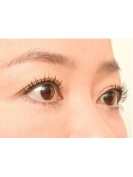 ナチュラル上品な目元にしたい