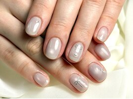 グレージュ/韓国風リボンネイル