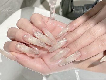 ナオミ 新宿店(Naomi)の写真/新宿駅南口徒歩3分★駅チカ！美爪形成やお悩みにもおすすめな、シンプルから長さ出しまでできるサロン♪