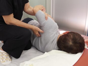 三嶋鍼灸マッサージ治療院/肩甲骨はがし