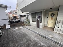 サロンの外観（高台の隠れ家サロン）＆駐車スペース