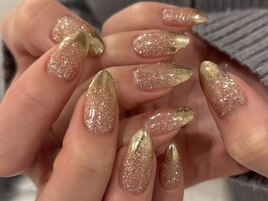 キラキラゴールドネイル