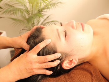 パッチ バイ サロンデヤンス(Patch by SALON DE YANSU)の写真/頑張る脳に、究極の休息を。ヘッドスパの深い癒しが自律神経を整え、心地よい眠りへと誘います。