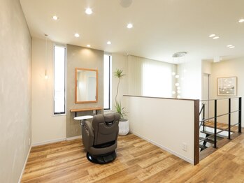 ONE hair-another-lifeの写真/【ヘアサロン併設でトータルビューティーが叶う】こだわりのおしゃれ空間であなたの目元をアップデート