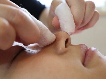 エーバイオー エステティック(AxO Aesthetic)の写真/毛穴の詰まり黒ずみザラつき解消♪話題の毛穴エクストラクション！