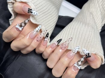 LUCI NAIL新大久保【ルシ ネイル】長さだし/持ち込み/ゴテゴテ/パラジェル/フィルイン/