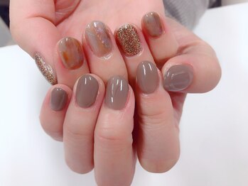 フォンテーヌブロー 野々市店(Fontaine Brow)/付け放題フリーデザインネイル