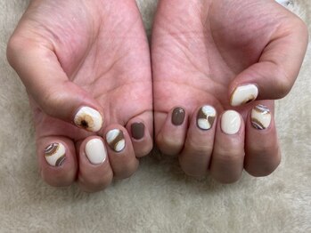 ネイルサロン エーナイン ザ ビッグ豊平店/持ち込みネイル