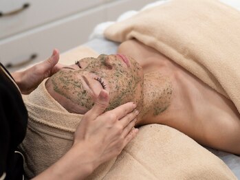 リノン(LINON)の写真/《毛穴レスREVIハーブピーリング》毛穴トラブルを一掃してつるんと美肌へ