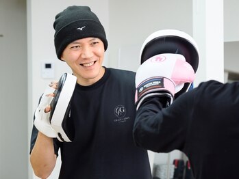 グレースグリット(GracexGrit Boxing Fitness)の写真/パンチングミットやサンドバッグで気持ちよく汗を流しながら、本格的な動きも自然に身につきます♪