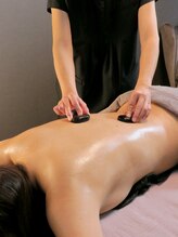 アロマサロン ココル(cocoru)/ホットストーンで深部まで温活