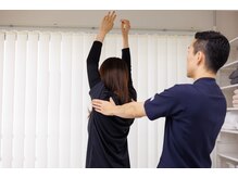 プレメ 人形町院(The Preme)/肩の動きをチェック